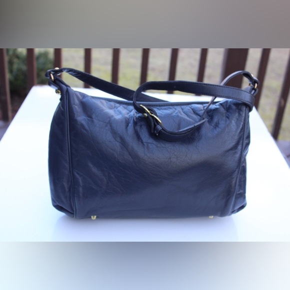 Vintage Etienne Aigner cross body bag - Picture 7 of 14